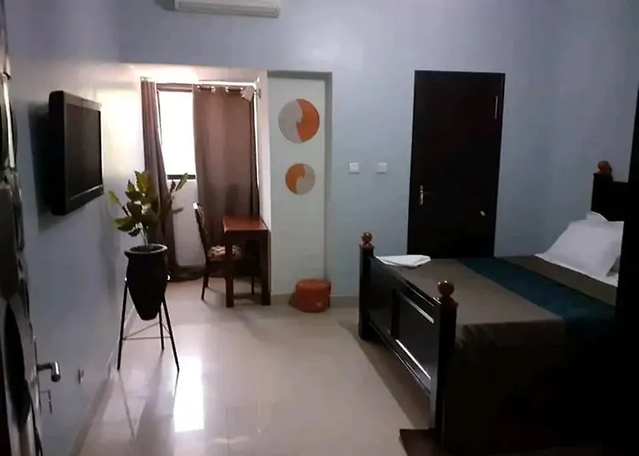 Hotel 4 Fleurs